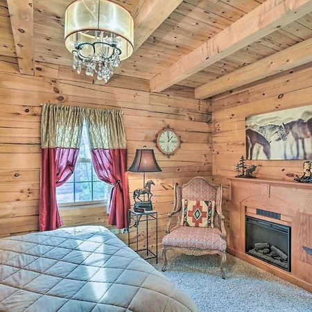 Resort Cabin With Fire Pit Golf, Hike And Play! Rothbury ภายนอก รูปภาพ
