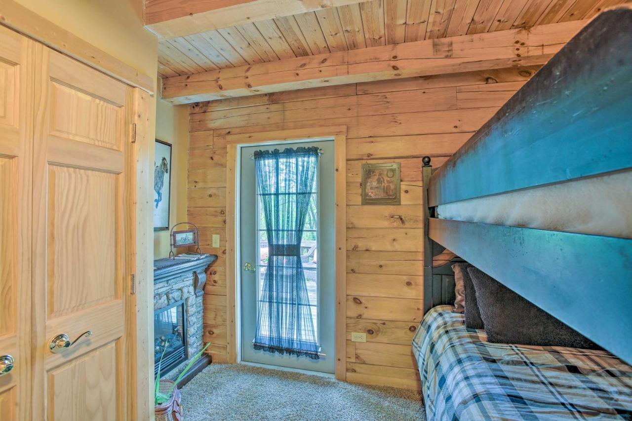 Resort Cabin With Fire Pit Golf, Hike And Play! Rothbury ภายนอก รูปภาพ