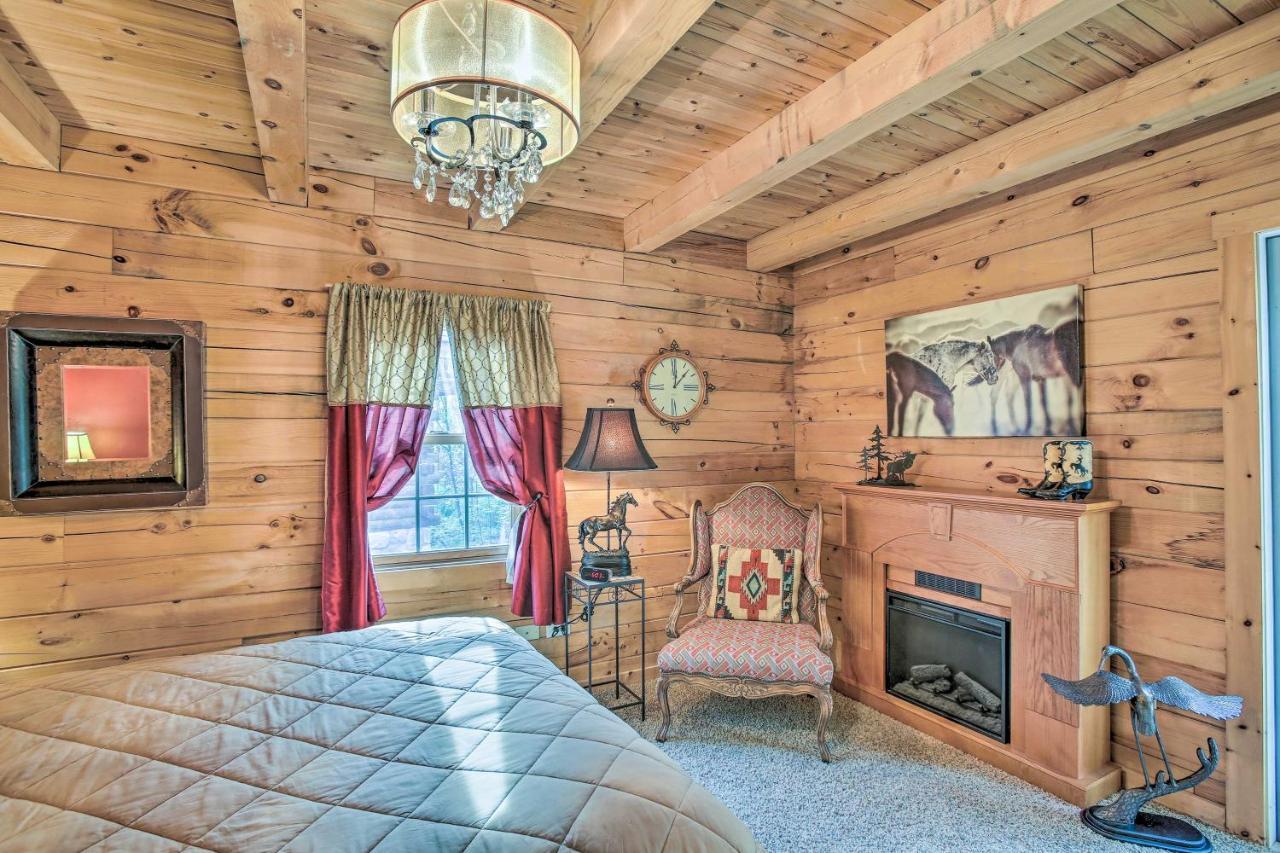 Resort Cabin With Fire Pit Golf, Hike And Play! Rothbury ภายนอก รูปภาพ