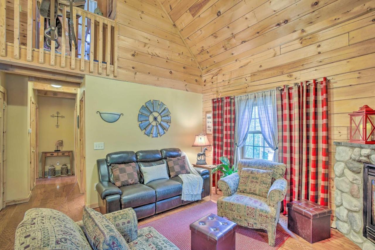 Resort Cabin With Fire Pit Golf, Hike And Play! Rothbury ภายนอก รูปภาพ