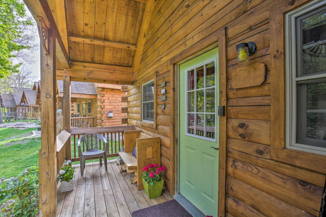 Resort Cabin With Fire Pit Golf, Hike And Play! Rothbury ภายนอก รูปภาพ