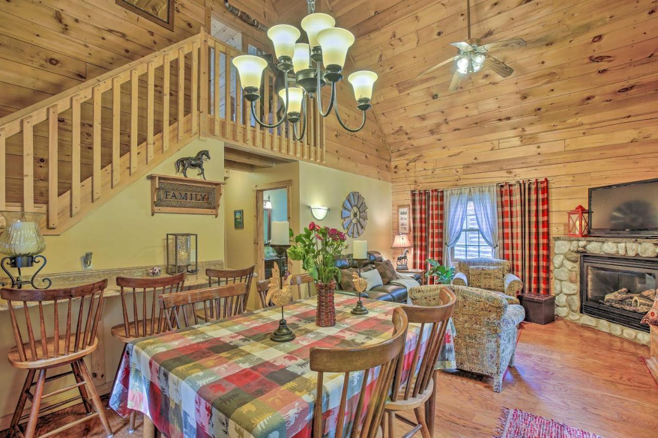 Resort Cabin With Fire Pit Golf, Hike And Play! Rothbury ภายนอก รูปภาพ