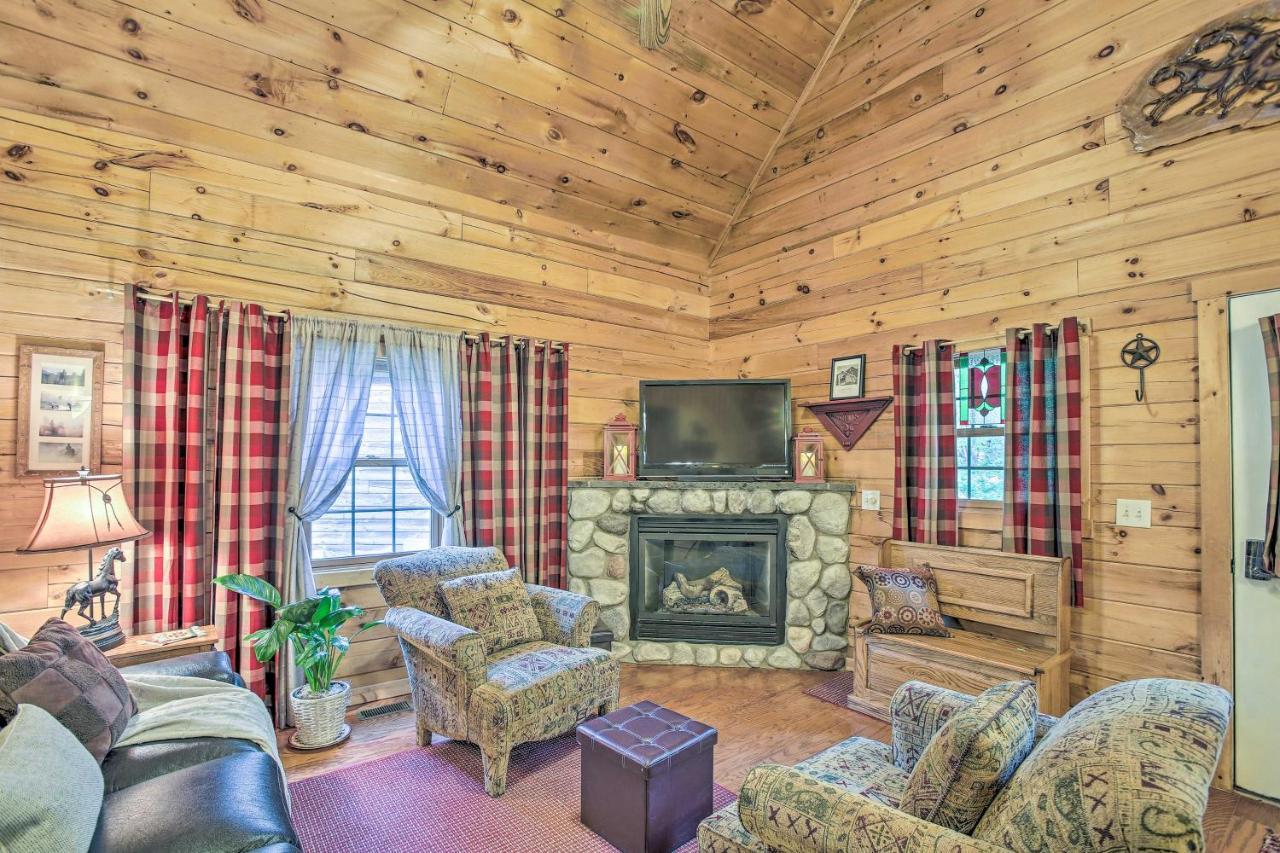 Resort Cabin With Fire Pit Golf, Hike And Play! Rothbury ภายนอก รูปภาพ