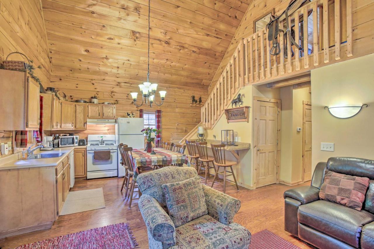 Resort Cabin With Fire Pit Golf, Hike And Play! Rothbury ภายนอก รูปภาพ